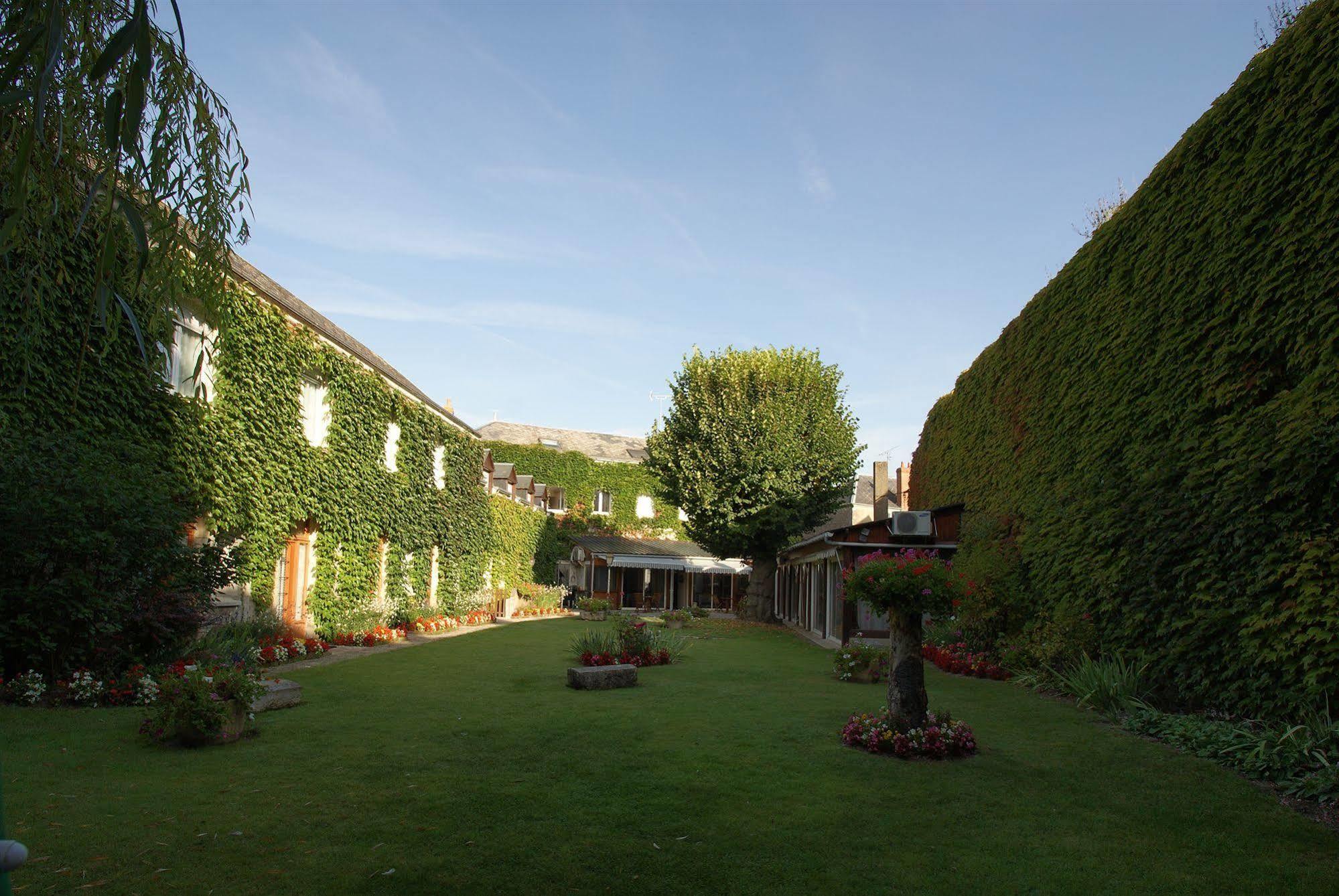 Le Beaugency Hotel Luaran gambar