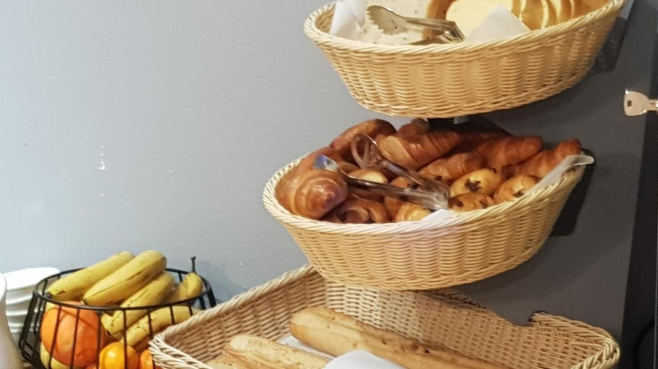 Le Beaugency Hotel Luaran gambar